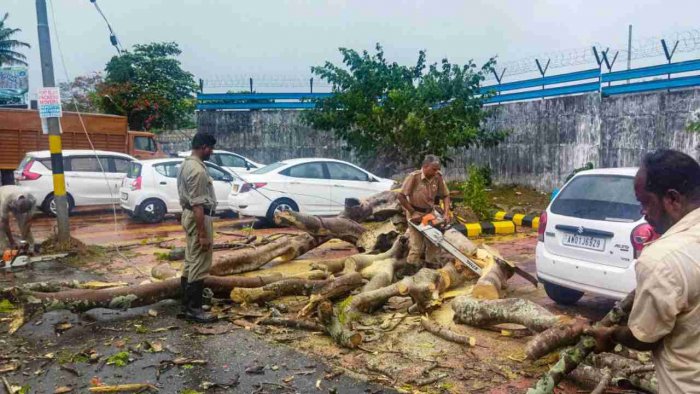 बंगाल की खाड़ी के ऊपर बना गहरे दबाव का क्षेत्र चक्रवाती तूफान ‘मोका’ में बदला
