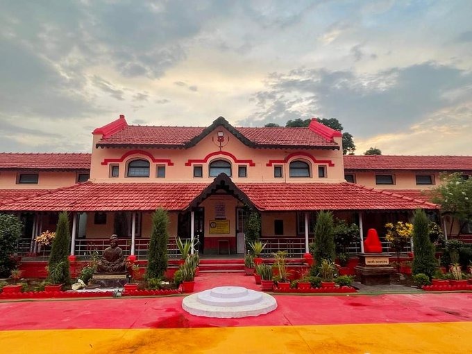 छत्तीसगढ़ माध्यमिक शिक्षा मण्डल के मुख्य परीक्षा में स्वामी आत्मानंद उत्कृष्ट अंग्रेजी/हिन्दी माध्यम सरकारी स्कूल के बच्चों ने बाजी मारी