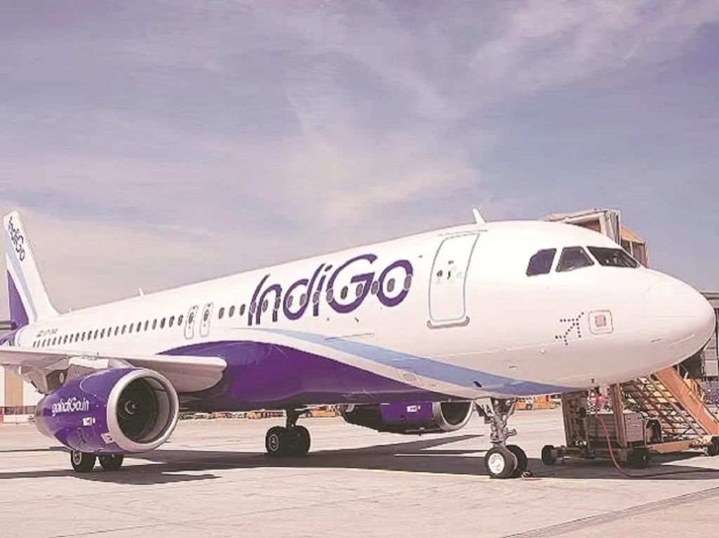 IndiGo वेबसाइट ठप होने के बाद टिकट बुकिंग और वेब चेक-इन में परेशान यात्री