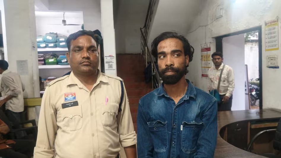 रायगढ़ में बाइक चोरी के आरोपी से बरामद चार बाइक और एक स्कूटी