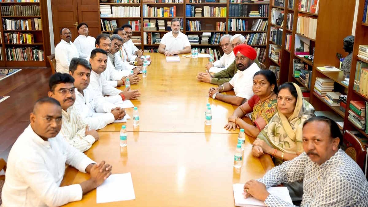 राहुल गांधी ने झीरम पीड़ित परिवारों से की मुलाकात