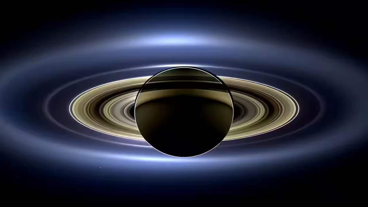Hubble Telescope की तस्वीरों में Saturn के दक्षिणी ध्रुव के चारों ओर दिखाई देता विशाल 10-भुजाओं वाला Decagon